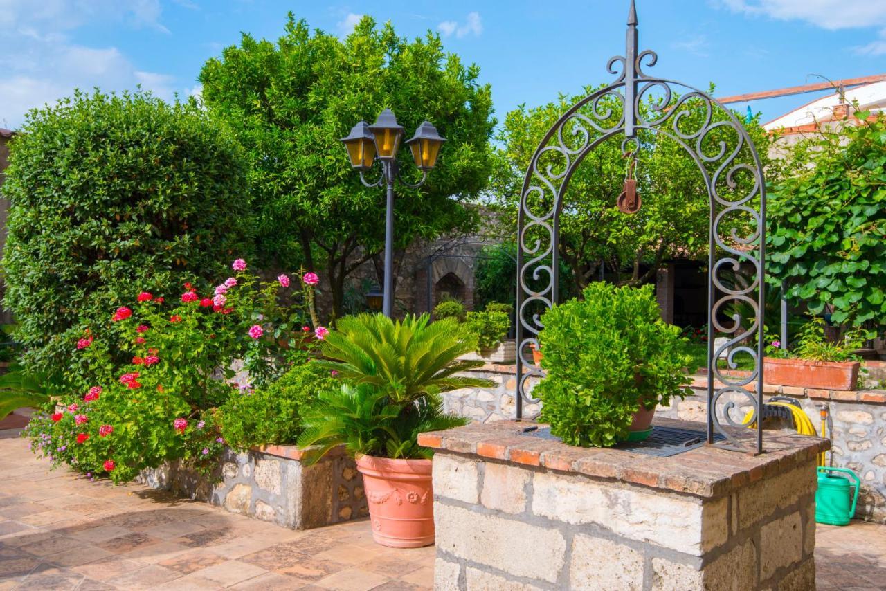 Torre Caetana Bed & Breakfast Minturno Exterior photo